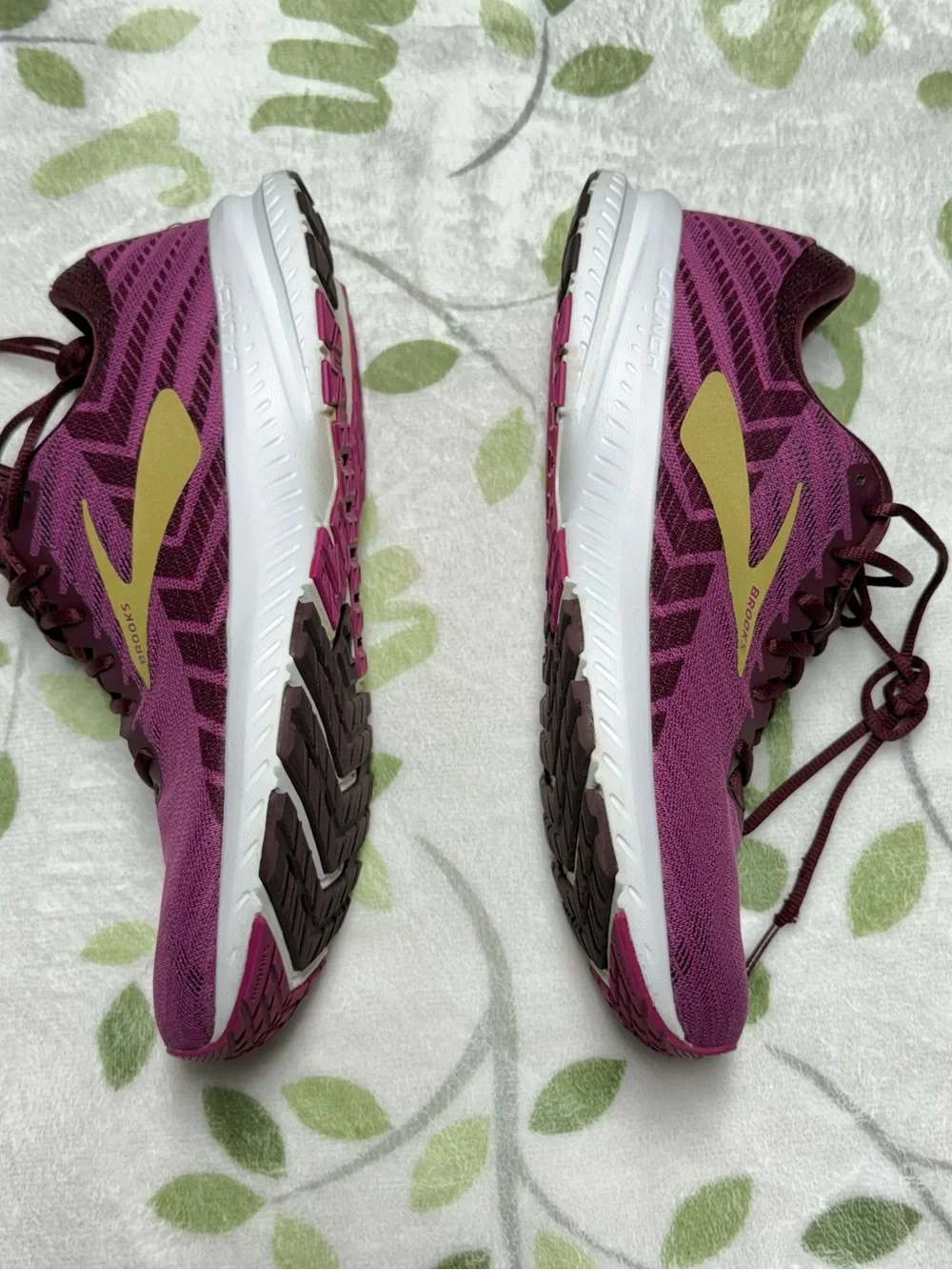 Brooks Launch 6 Women’s Running Shoes Purple White Mesh Lace-Up Sneakers US 9.5